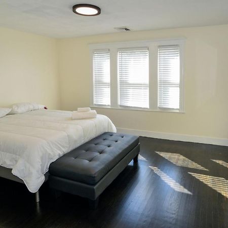 Stoneham Modern Two Bedroom Condo - Boston מראה חיצוני תמונה