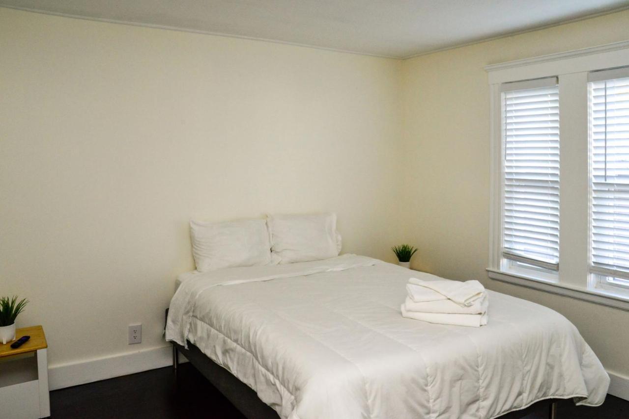 Stoneham Modern Two Bedroom Condo - Boston מראה חיצוני תמונה