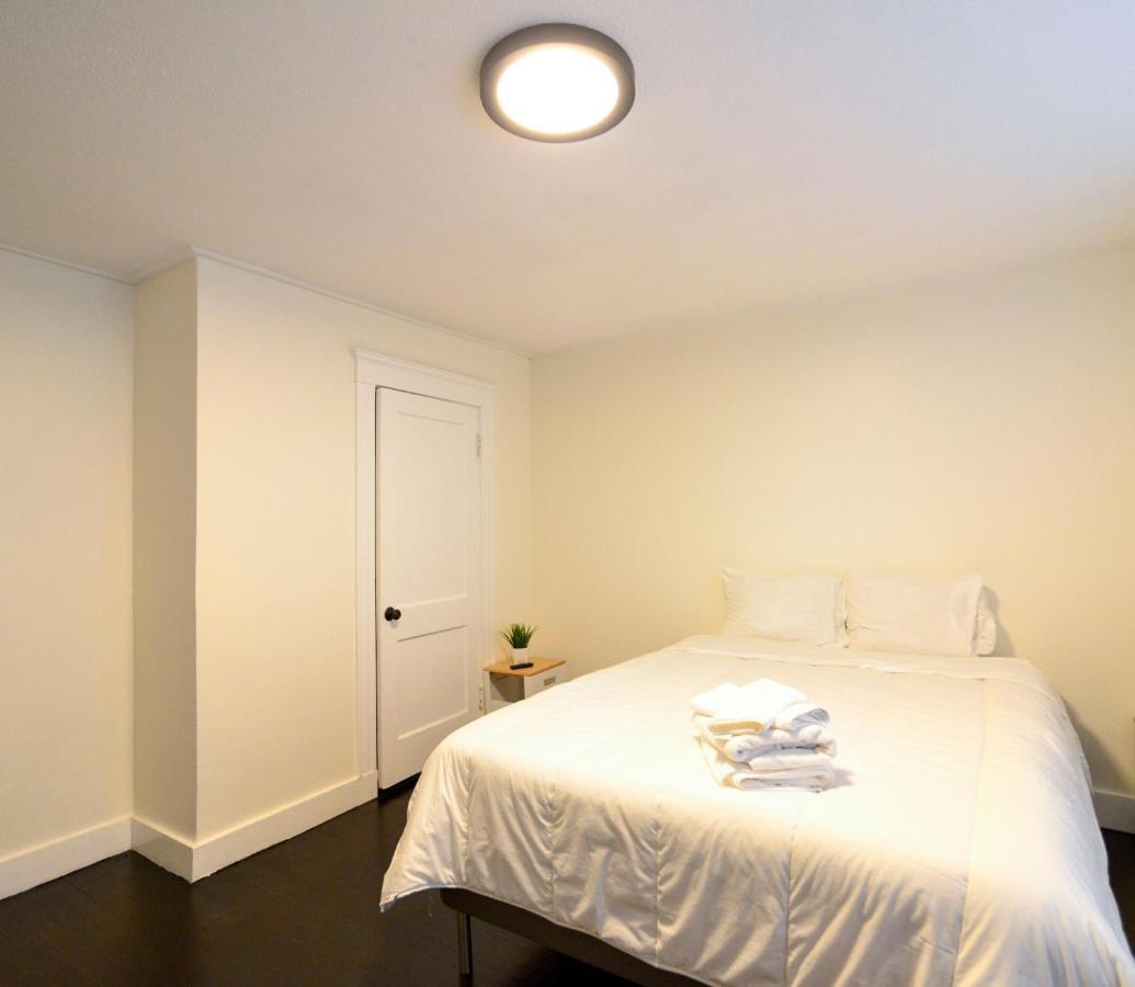 Stoneham Modern Two Bedroom Condo - Boston מראה חיצוני תמונה