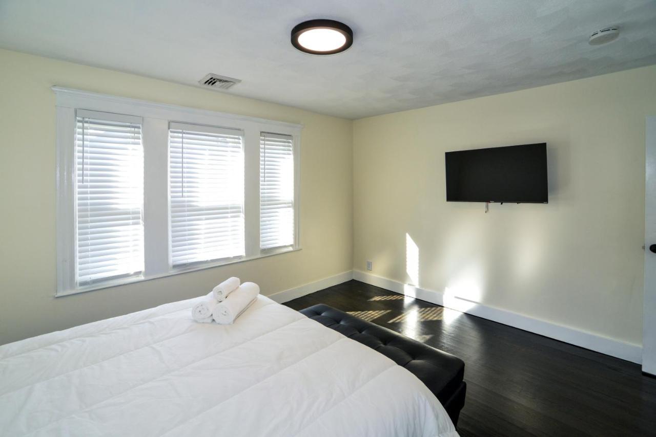 Stoneham Modern Two Bedroom Condo - Boston מראה חיצוני תמונה