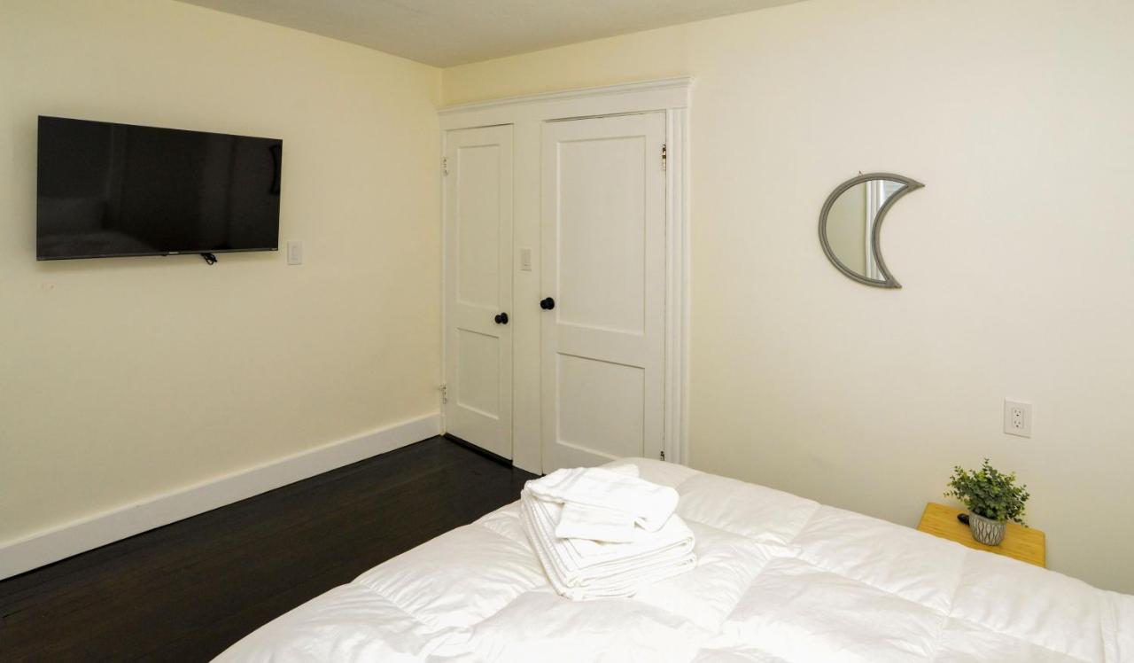 Stoneham Modern Two Bedroom Condo - Boston מראה חיצוני תמונה