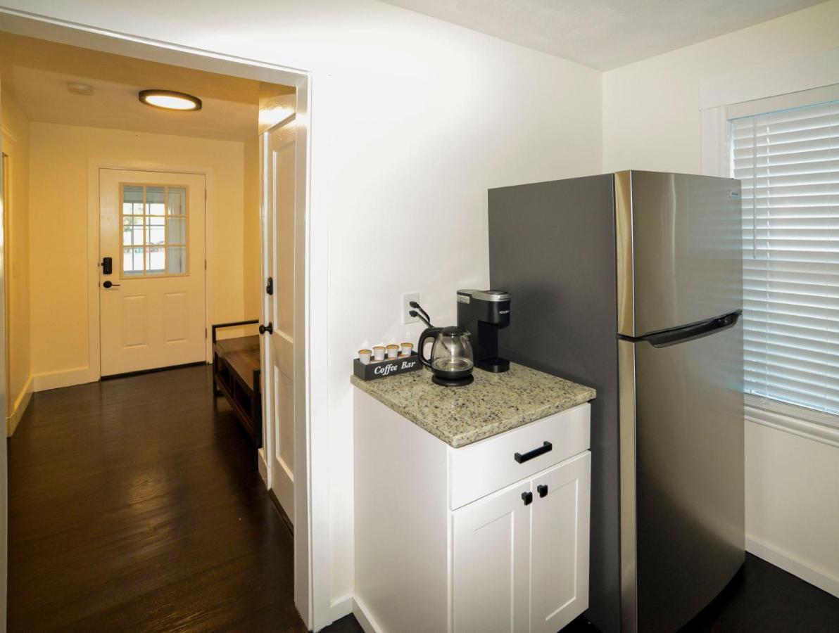 Stoneham Modern Two Bedroom Condo - Boston מראה חיצוני תמונה