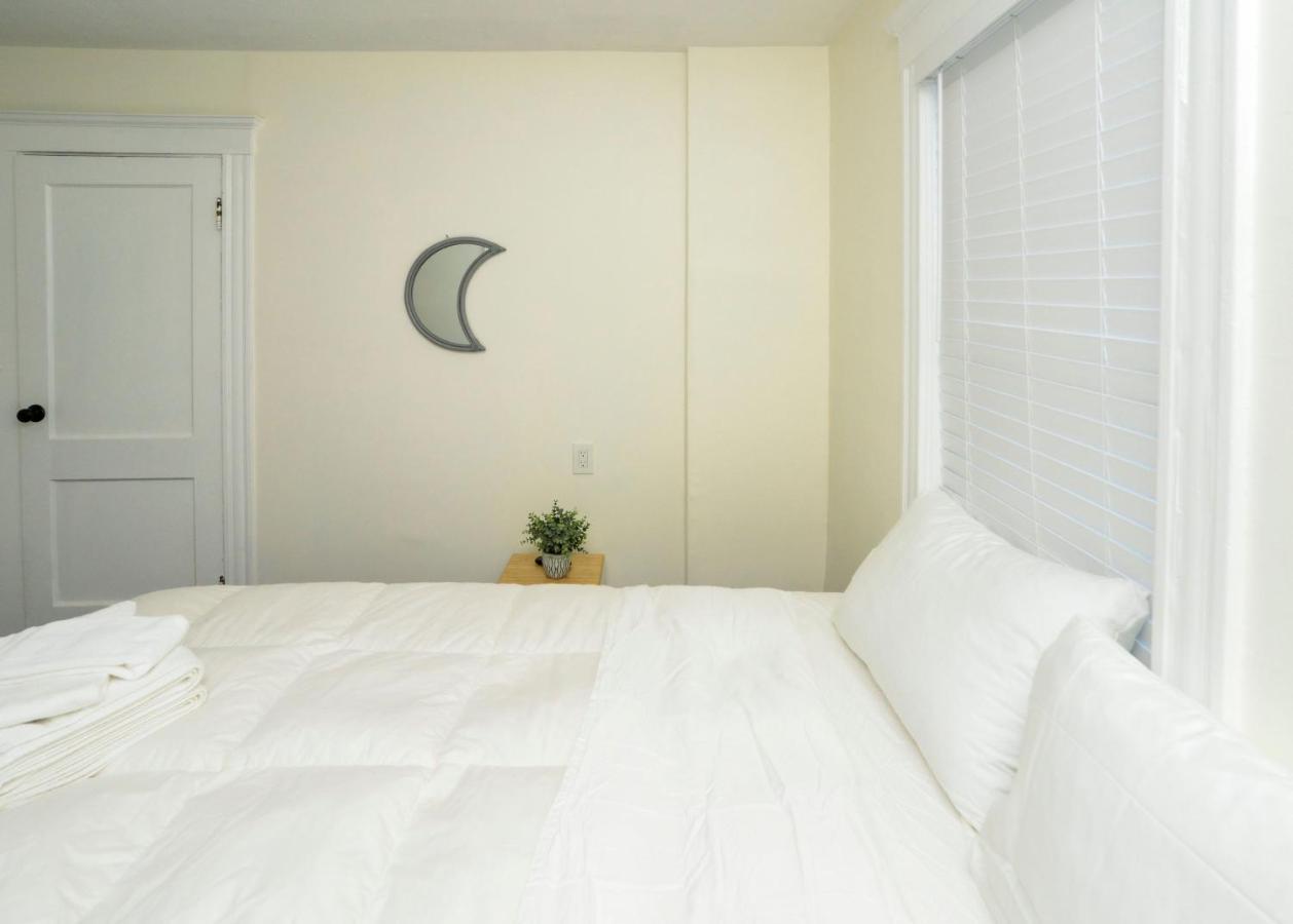 Stoneham Modern Two Bedroom Condo - Boston מראה חיצוני תמונה